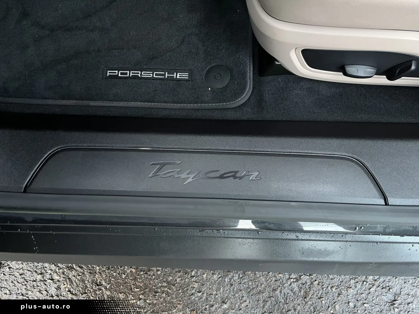 PORSCHE Taycan Servo  Privacy Head-Up PDLS