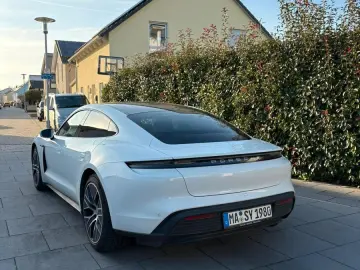 PORSCHE Taycan Plus Batterie  Garantie  09.2026