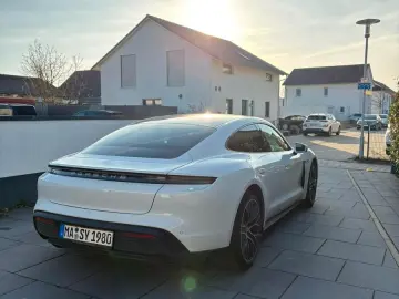 PORSCHE Taycan Plus Batterie  Garantie  09.2026