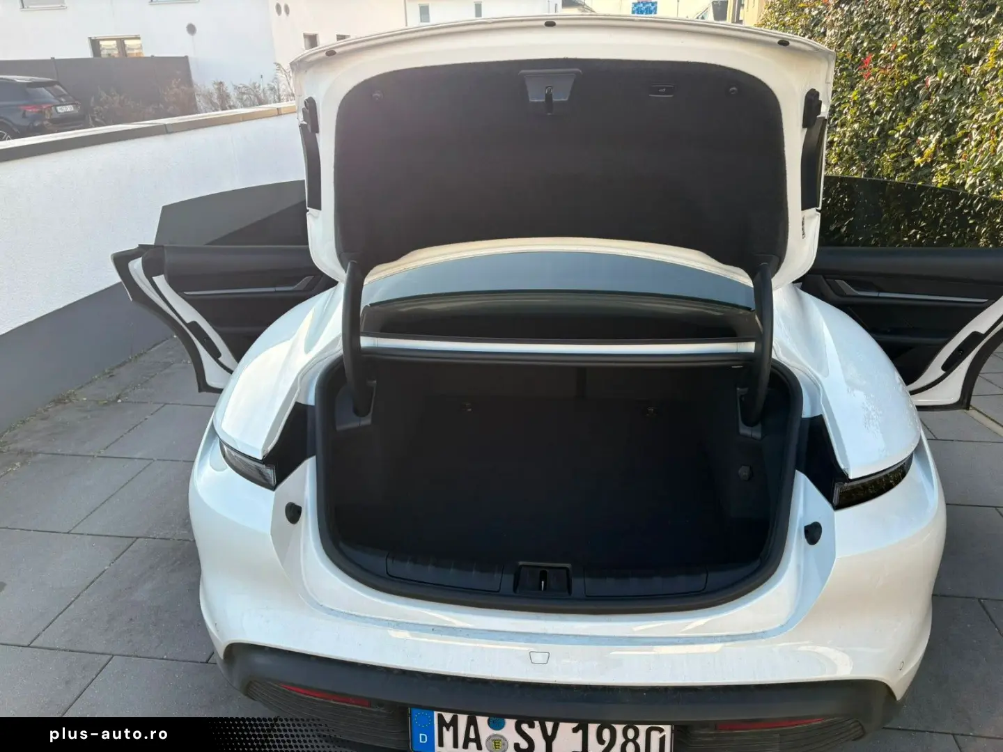 PORSCHE Taycan Plus Batterie  Garantie  09.2026