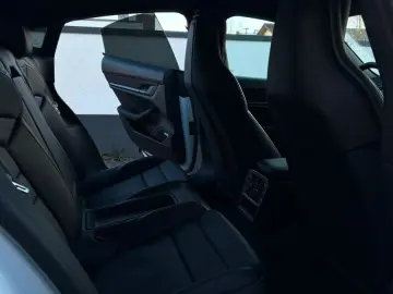 PORSCHE Taycan Plus Batterie  Garantie  09.2026