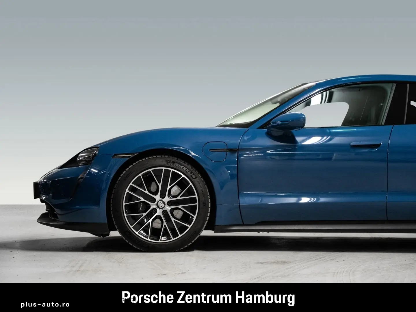 PORSCHE Taycan Servolenkung Plus  Head-Up