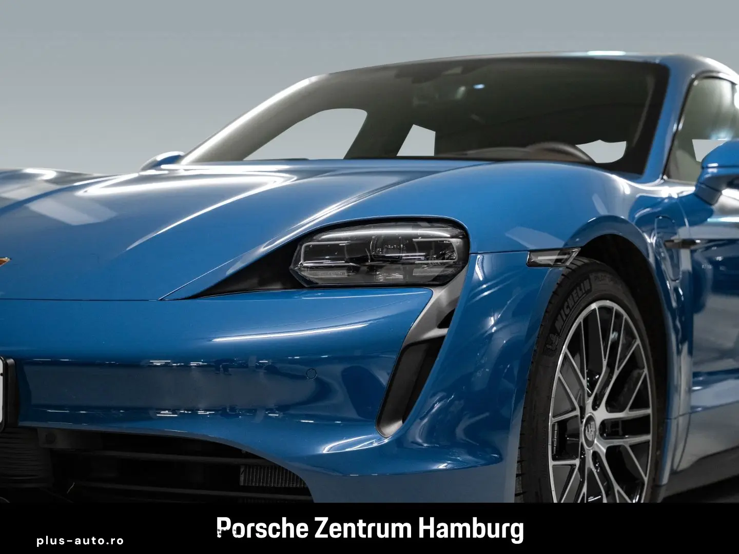 PORSCHE Taycan Servolenkung Plus  Head-Up