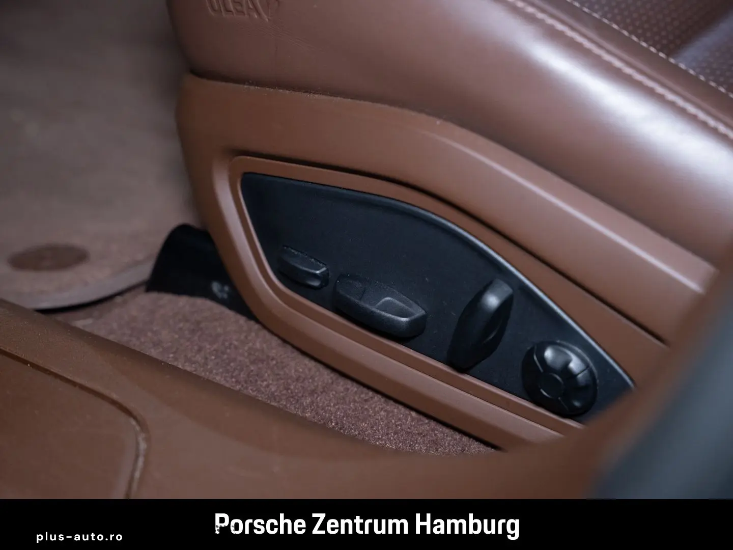 PORSCHE Taycan Servolenkung Plus  Head-Up
