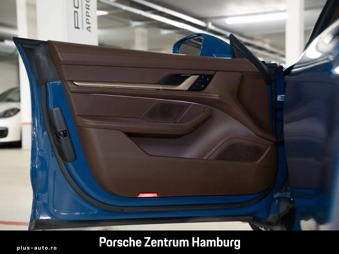 PORSCHE Taycan Servolenkung Plus  Head-Up