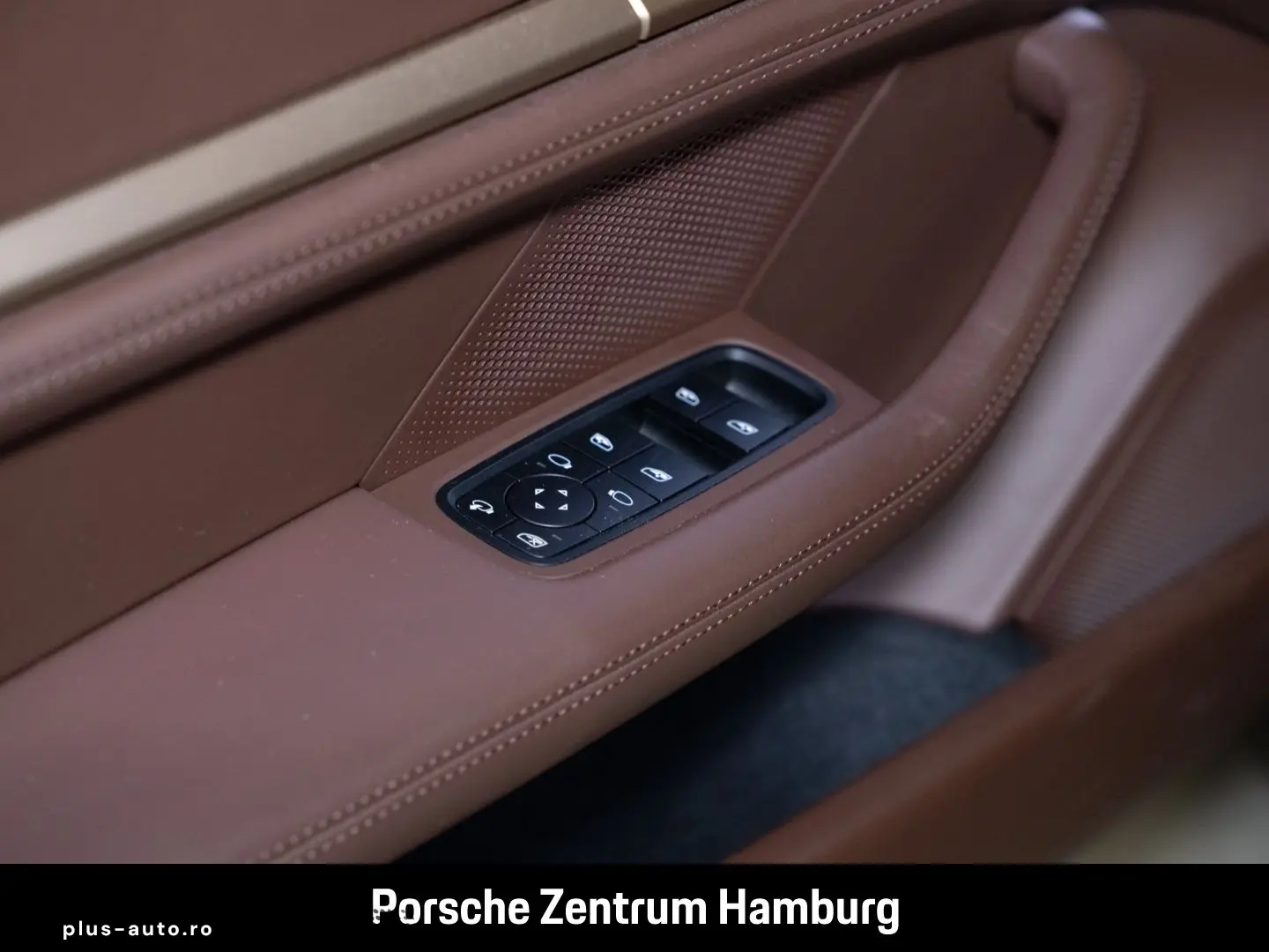 PORSCHE Taycan Servolenkung Plus  Head-Up