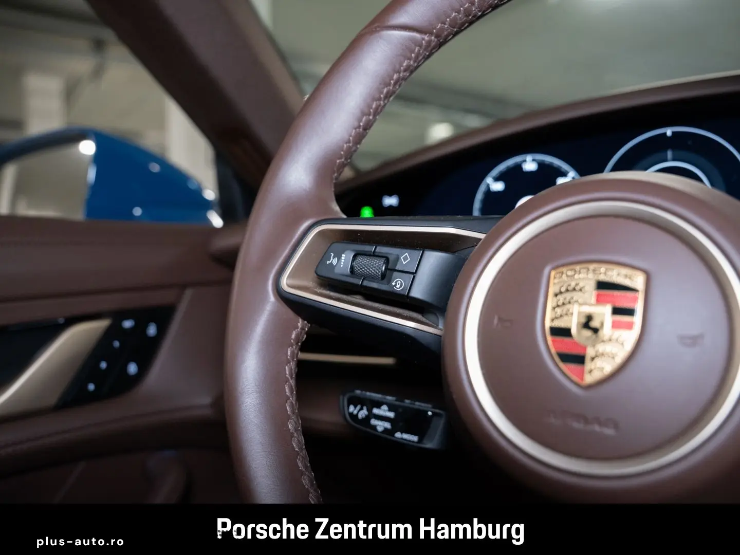 PORSCHE Taycan Servolenkung Plus  Head-Up