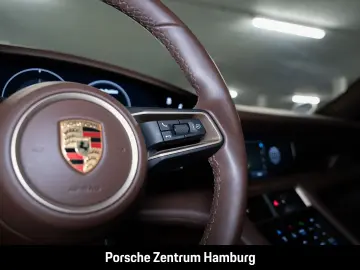 PORSCHE Taycan Servolenkung Plus  Head-Up