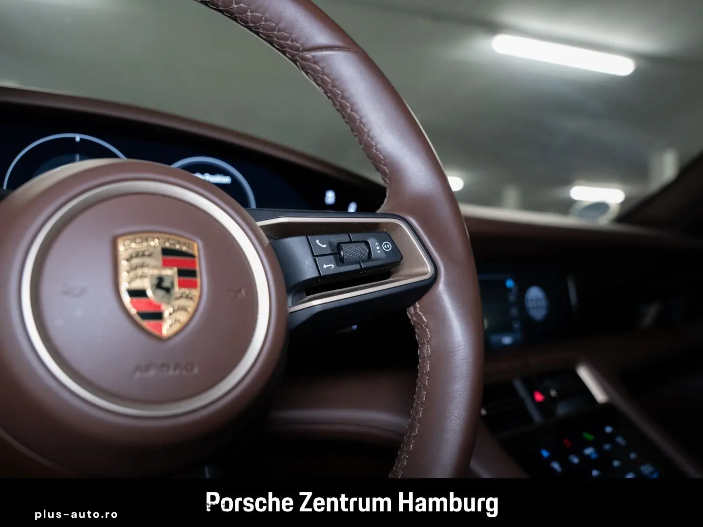 PORSCHE Taycan Servolenkung Plus  Head-Up