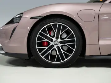 PORSCHE Taycan 4S InnoDrive Surround View Beifahrerdispl