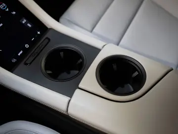 PORSCHE Taycan 4S InnoDrive Surround View Beifahrerdispl