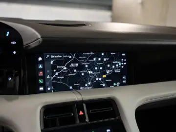 PORSCHE Taycan 4S InnoDrive Surround View Beifahrerdispl