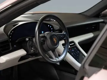 PORSCHE Taycan 4S InnoDrive Surround View Beifahrerdispl