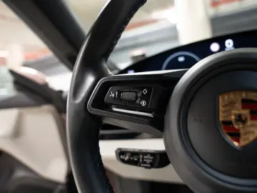 PORSCHE Taycan 4S InnoDrive Surround View Beifahrerdispl