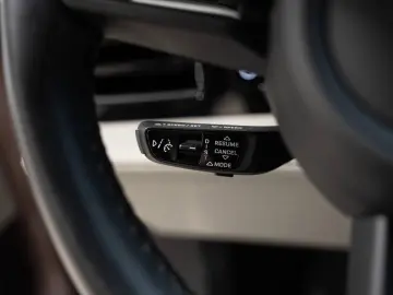 PORSCHE Taycan 4S InnoDrive Surround View Beifahrerdispl