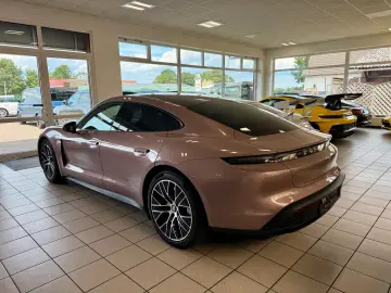 PORSCHE Taycan Performance HeadUP Panorama APPROVED