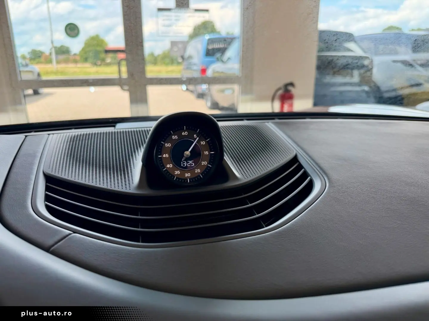 PORSCHE Taycan Performance HeadUP Panorama APPROVED