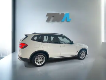 BMW X3xD20d LASER AHK Komfortz. STANDHEIZ.Unfallfrei