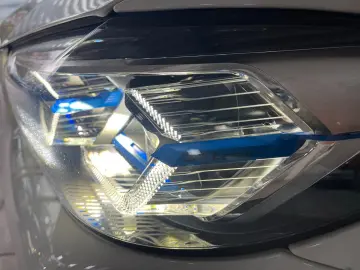 BMW X3xD20d LASER AHK Komfortz. STANDHEIZ.Unfallfrei