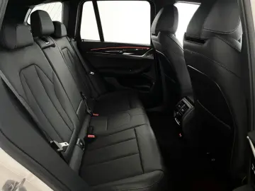 BMW X3xD20d LASER AHK Komfortz. STANDHEIZ.Unfallfrei