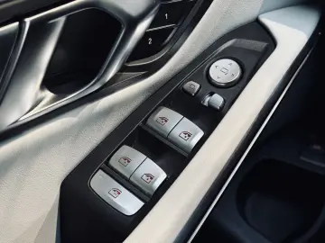 BMW M3 xDrive Competition 1.HD DRIVERS LIVE H&K LASE