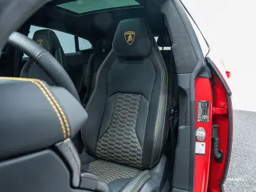 LAMBORGHINI Lamborghini Urus   B&O  PARK  Off  Carbon
