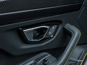 LAMBORGHINI Lamborghini Urus   B&O  PARK  Off  Carbon