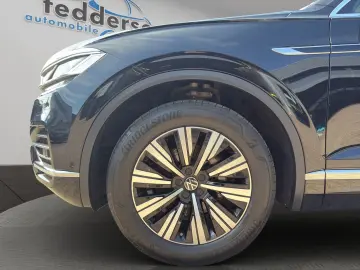 VW Touareg Elegance 4Motion 3.0 V6 TDI AHK Navi IQ.