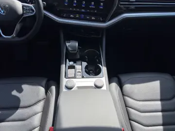 VW Touareg Elegance 4Motion 3.0 V6 TDI AHK Navi IQ.