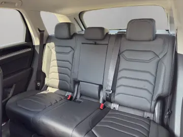 VW Touareg Elegance 4Motion 3.0 V6 TDI AHK Navi IQ.