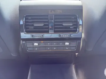 VW Touareg Elegance 4Motion 3.0 V6 TDI AHK Navi IQ.