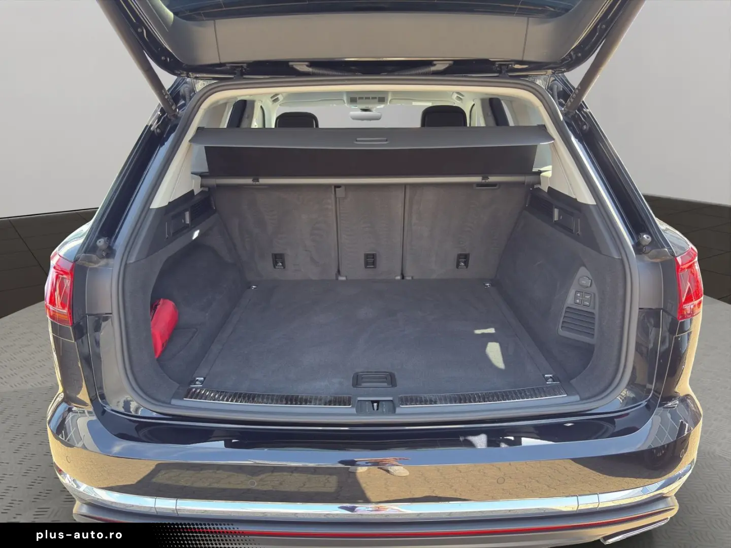 VW Touareg Elegance 4Motion 3.0 V6 TDI AHK Navi IQ.