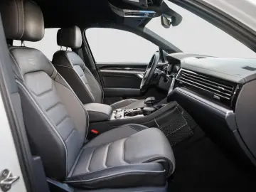 VW Touareg 3.0 TDI R-Line 4Mo AHK RFK Luftfederung