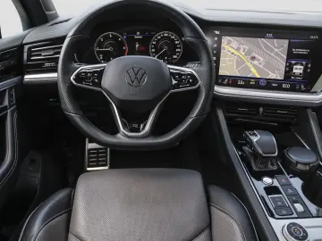 VW Touareg 3.0 TDI R-Line 4Mo AHK RFK Luftfederung