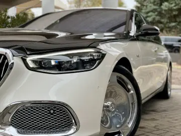 MERCEDES-BENZ S 680 Maybach Vollausstattung TV Kühlbox