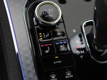 BENTLEY Continental GT 4.0 V8 Azure   Rotating Display