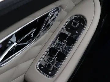 BENTLEY Continental GT 4.0 V8 Azure   Rotating Display