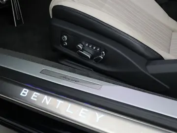 BENTLEY Continental GT 4.0 V8 Azure   Rotating Display