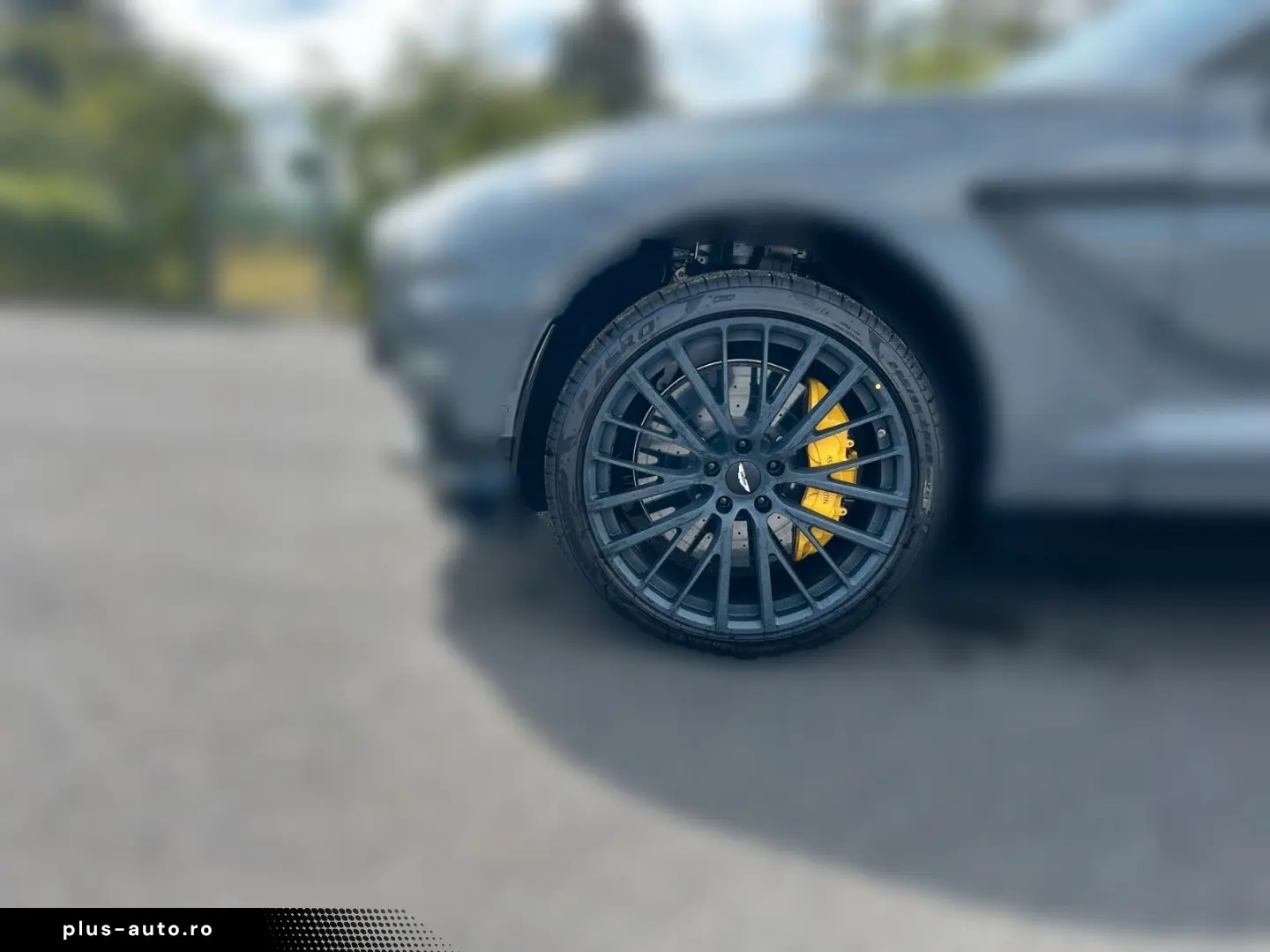 ASTON MARTIN DBX 707