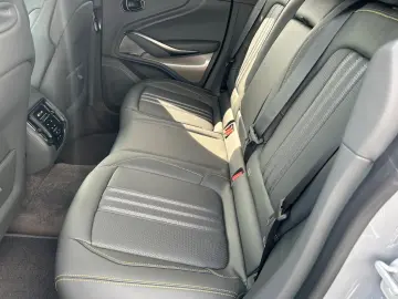 ASTON MARTIN DBX 707