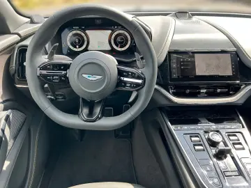 ASTON MARTIN DBX 707