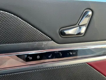 BMW 740 d xDrive M Sport Panorama TWO-TONE