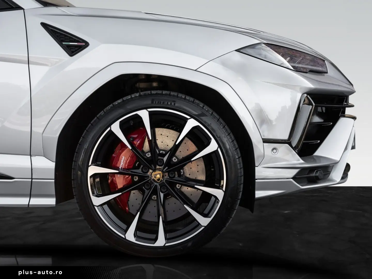 LAMBORGHINI Urus S   Carbon Interior   Night Vision