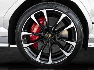 LAMBORGHINI Urus S   Carbon Interior   Night Vision