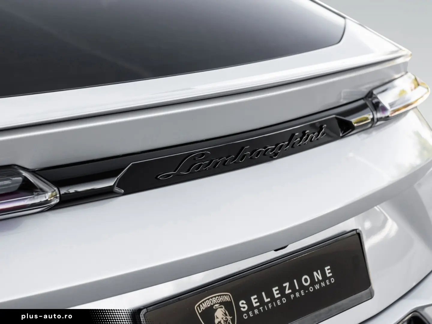 LAMBORGHINI Urus S   Carbon Interior   Night Vision