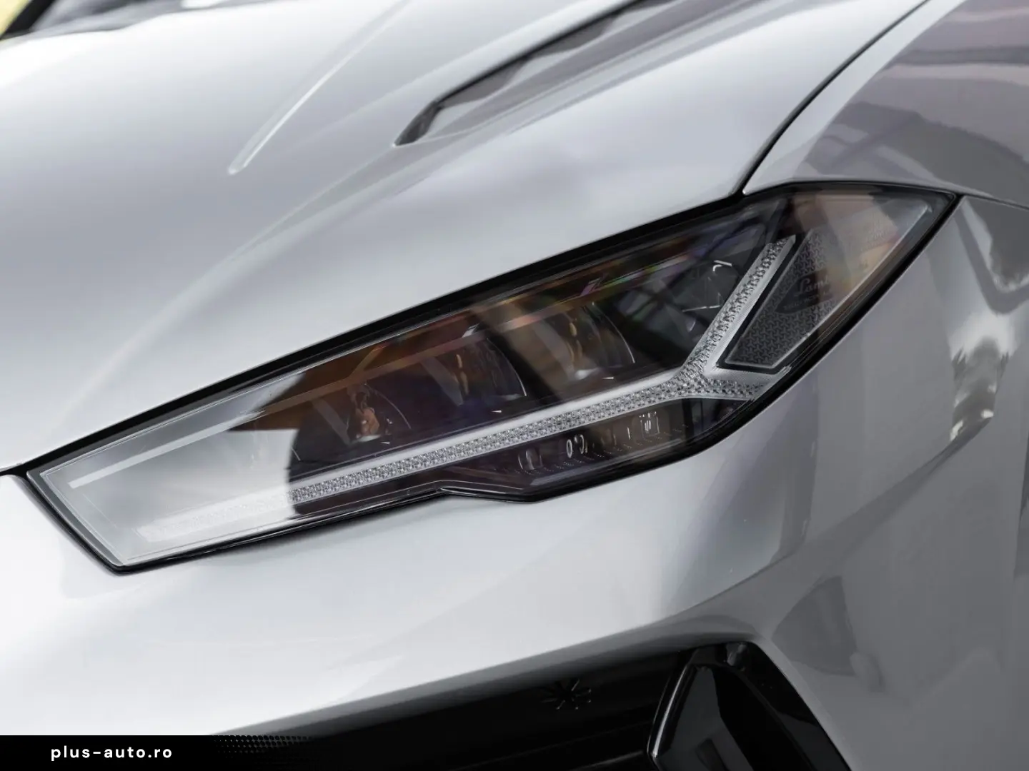 LAMBORGHINI Urus S   Carbon Interior   Night Vision