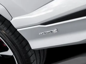 LAMBORGHINI Urus S   Carbon Interior   Night Vision