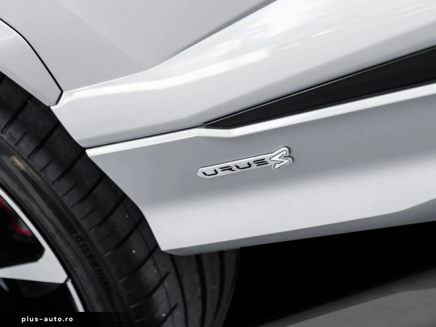 LAMBORGHINI Urus S   Carbon Interior   Night Vision