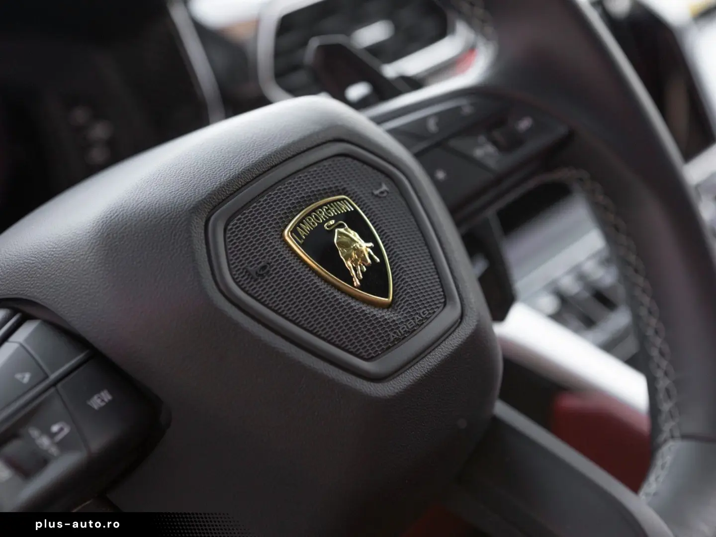 LAMBORGHINI Urus S   Carbon Interior   Night Vision