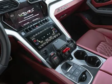 LAMBORGHINI Urus S   Carbon Interior   Night Vision